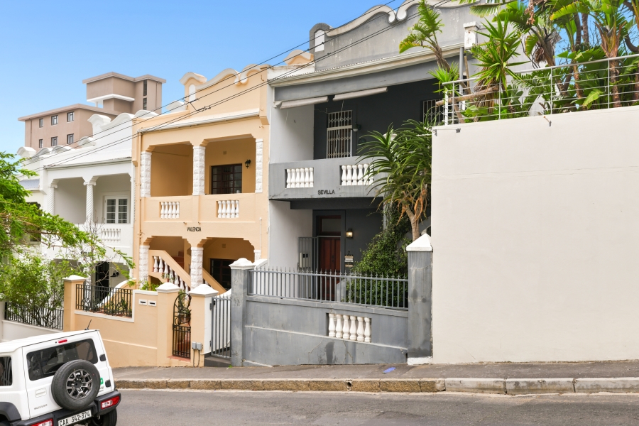 2 Bedroom Property for Sale in Green Point Western Cape